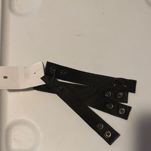 BELT KEEPERS Black Snap-Closure